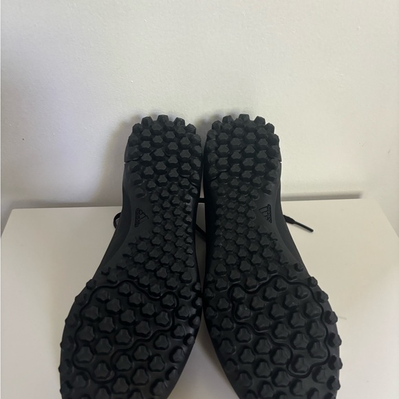 Adidas turf shoes - Picture 4 of 6